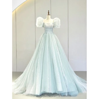 Charmant Bleu Ciel Paillettes Robe De Bal 2023 Robe Boule Encolure Carrée Manches Courtes Gonflée Dos Nu Tribunal Train Promo Robe De Ceremonie
