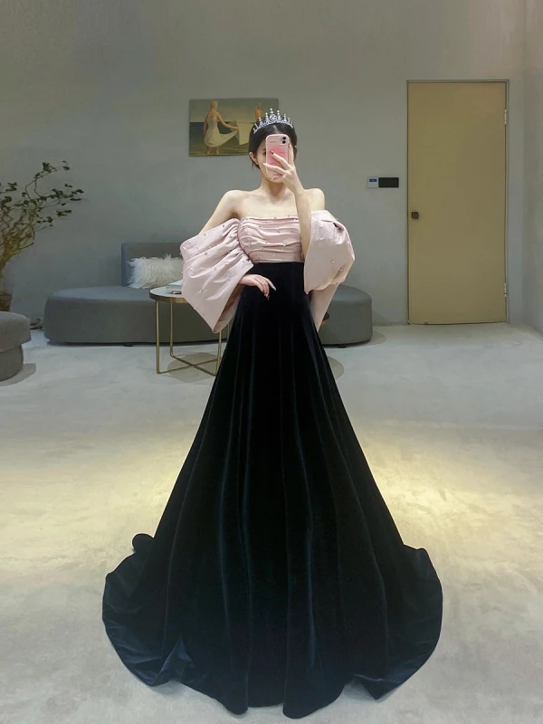 Fashion Blushing Pink Pearl Rhinestone Prom Dresses 2023 A-Line / Princess Off-The-Shoulder Bow Puffy Short Sleeve Backless Floor-Length / Long Prom Formal Dresses