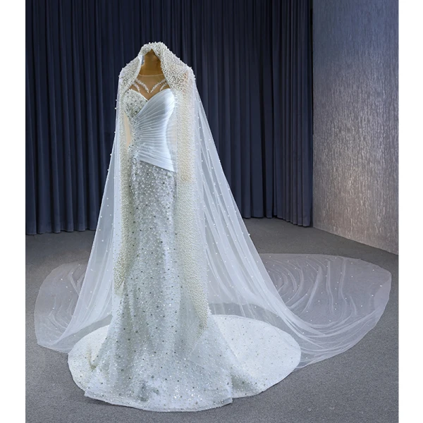 Haut de Gamme Blanche Fait main Perlage Perle Paillettes Robe De Mariée 2023 Trompette / Sirène Encolure Dégagée Manches Longues Tribunal Train Mariage