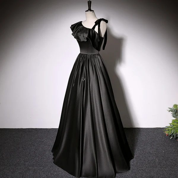 Mode Noire Satin Robe De Bal 2022 Princesse V-Cou Sans Manches Dos Nu Longue Robe De Ceremonie