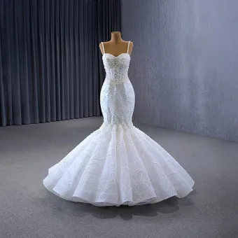 Haut De Gamme Blanche Fait Main Perlage Perle Robe De Mariée 2023 Robe Boule Bretelles Spaghetti Sans Manches Dos Nu Longue Mariage