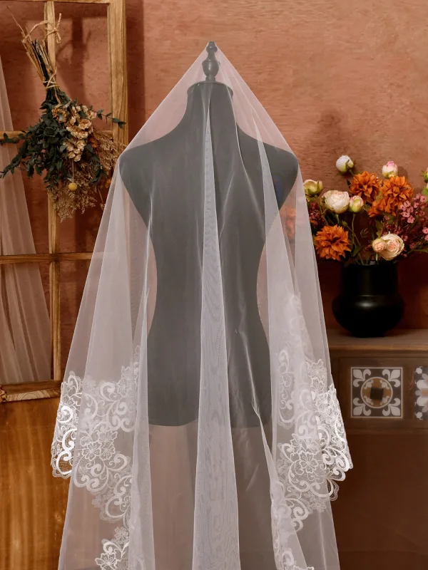 Elegant White Handmade Lace Flower 3 m Sweep Train Wedding Veils 2025