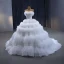 Luxus / Herrlich Weiß Perlenstickerei Pailletten Fallende Rüsche Brautkleider / Hochzeitskleider 2023 Ballkleid Bandeau Ärmellos Rückenfreies Sweep / Pinsel Zug Hochzeit