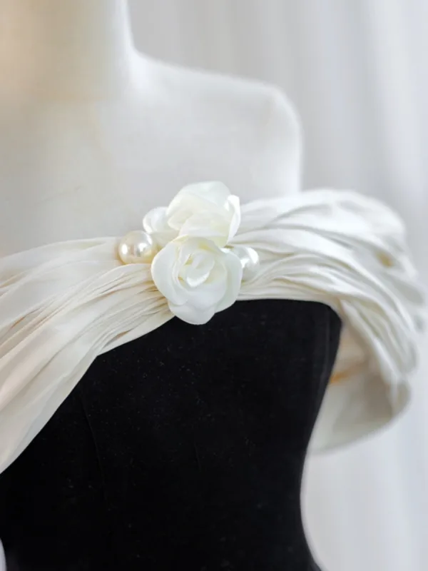 Elegant Black Velvet Homecoming Graduation Dresses 2023 A-Line / Princess Off-The-Shoulder Pearl Appliques Short Sleeve Backless Tea-length Formal Dresses