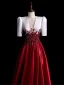 Elegante Burgunderrot Perlenstickerei Pailletten Satin Ballkleider 2024 Ballkleid V-Ausschnitt Kurze Ärmel Lange Ball Festliche Kleider
