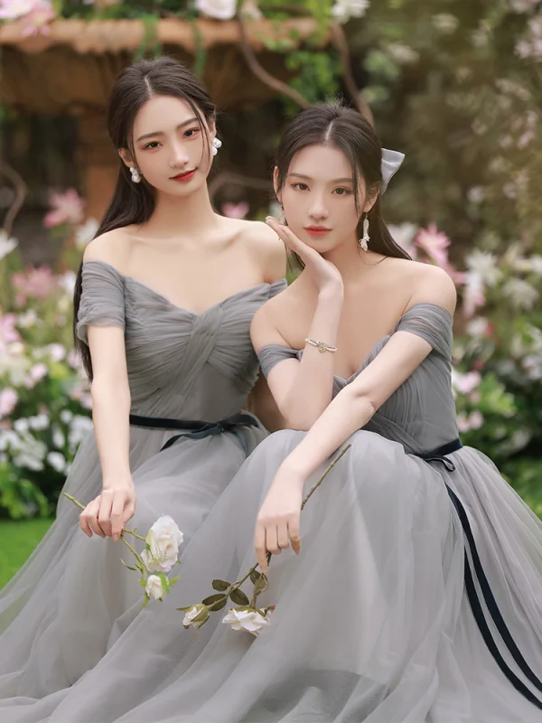 Modest Simple Grey Bridesmaid Dresses 2022 A-Line Princess Short Sleeve Backless Sash