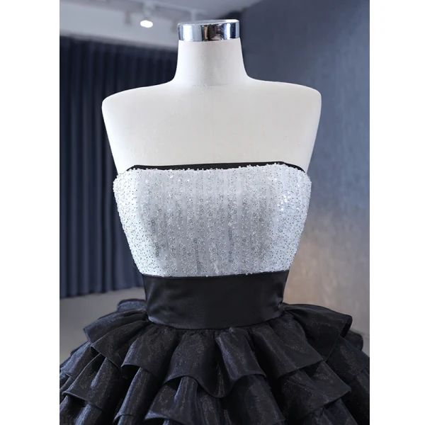 Charmant High End Schwarz Pailletten Fallende Rüsche Ballkleider 2023 Ballkleid Spaghettiträger Ärmellos Rückenfreies Sweep / Pinsel Zug Ball Festliche Kleider