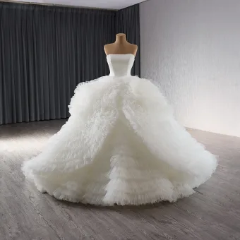 Luxe Blanche Volants En Cascade Robe De Mariée 2024 Robe Boule Bustier Sans Manches Dos Nu Tribunal Train Mariage