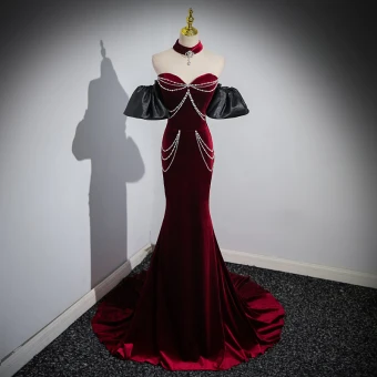 Sexy Burgundy Beading Pearl Velvet Evening Dresses 2023 Trumpet Mermaid Off The Shoulder Short Sleeve Backless Sweep Train Evening Party Formal Dresses