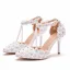 Charmant Blanche En Dentelle Fleur Perle Chaussure De Mariée 2022 T-Strap Faux Diamant 9 cm Talons Aiguilles À Bout Pointu Mariage Talons Hauts