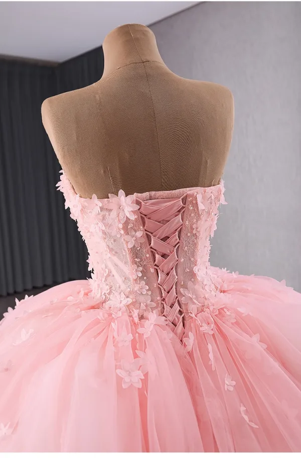 High-end Herlig Rødmende Rosa Gripende Ruffles Perle Appliques Brudekjoler 2024 Ballkjole Kjæreste Uten Ermer Ryggløse Domstol Tog Ball