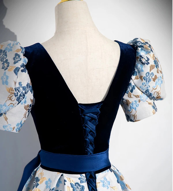 Chic / Beautiful Navy Blue Printing Prom Dresses 2024 A-Line / Princess V-Neck Short Sleeve Bow Sash Backless Floor-Length / Long Prom Formal Dresses