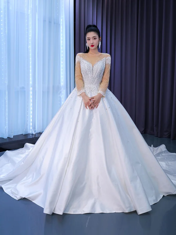 Luxe Ivoire Fait main Perlage Perle Paillettes Robe De Mariée 2022 Robe Boule Encolure Dégagée Manches Longues Chapel Train Mariage