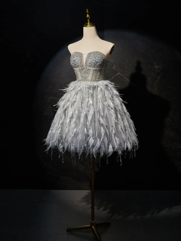 Sexy Gris Fait main Perlage Perle Paillettes Plumes Courte Robe De Fête 2024 Princesse Bustier Sans Manches Dos Nu Cocktail Soirée