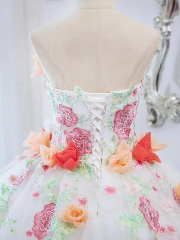 Blomsterfe Hvit Rhinestone Blonder Blomst Appliques Ballkjoler 2024 Ballkjole Kjæreste Uten Ermer Ryggløse Lange Ball Formelle Kjoler