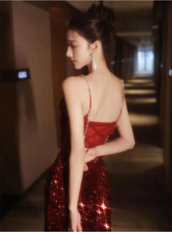 Scintillantes Bordeaux Perlage Paillettes Robe De Soirée 2024 Trompette / Sirène Bretelles Spaghetti Sans Manches Dos Nu Train De Balayage Soirée Robe De Ceremonie