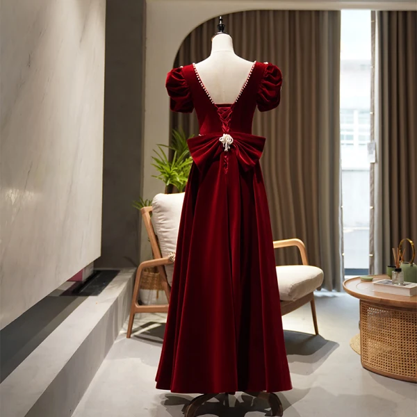 Elegant Burgundy Pearl Prom Dresses 2022 A-Line / Princess Square Neckline Short Sleeve Backless Bow Floor-Length / Long Prom Formal Dresses