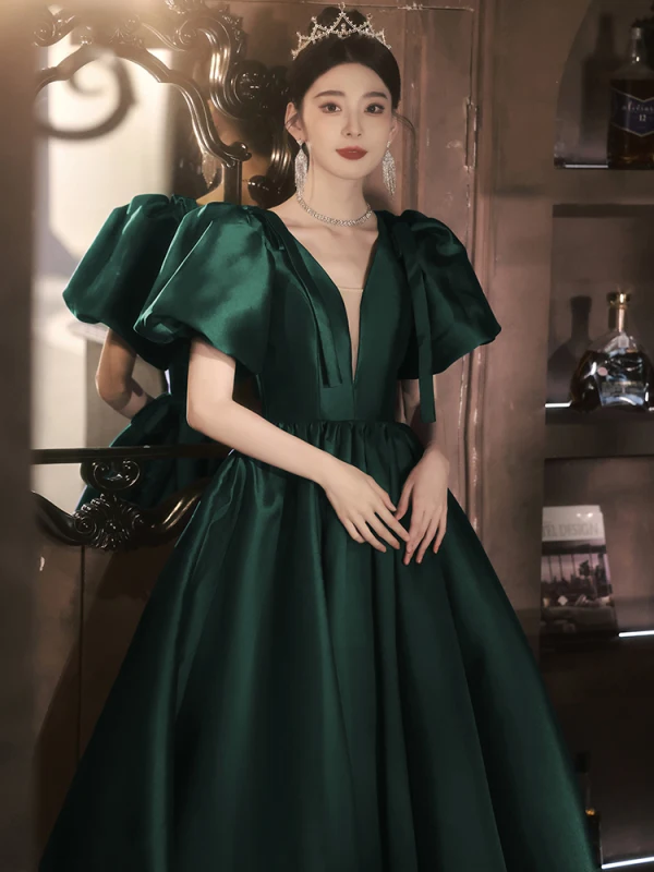 Elegant Dark Green Satin Prom Dresses 2024 A-Line / Princess V-Neck Puffy Short Sleeve Backless Floor-Length / Long Prom Formal Dresses