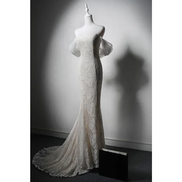 Simple Blanche Perle Dentelle Fleur Légère Robe De Mariée 2024 Trompette / Sirène De l'épaule Manches Courtes Dos Nu Train De Balayage Mariage