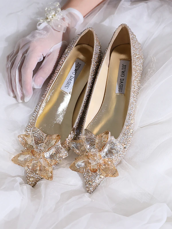 Charmant Assepoester Zilveren Kristal Rhinestone Bruidsschoenen 2022 Leer Spitse Neus Platte Huwelijk Hakken