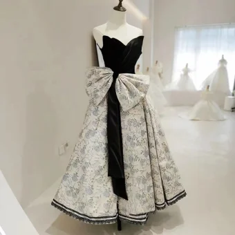Style Audrey Hepburn Noire Impression Robe De Bal 2022 Bustier Sans Manches Noeud Dos Nu Longue Robe De Ceremonie