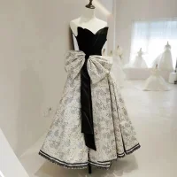 Audrey Hepburn-Stil Schwarz Drucken Ballkleider 2022 Bandeau Ärmellos Schleife Rückenfreies Lange Festliche Kleider