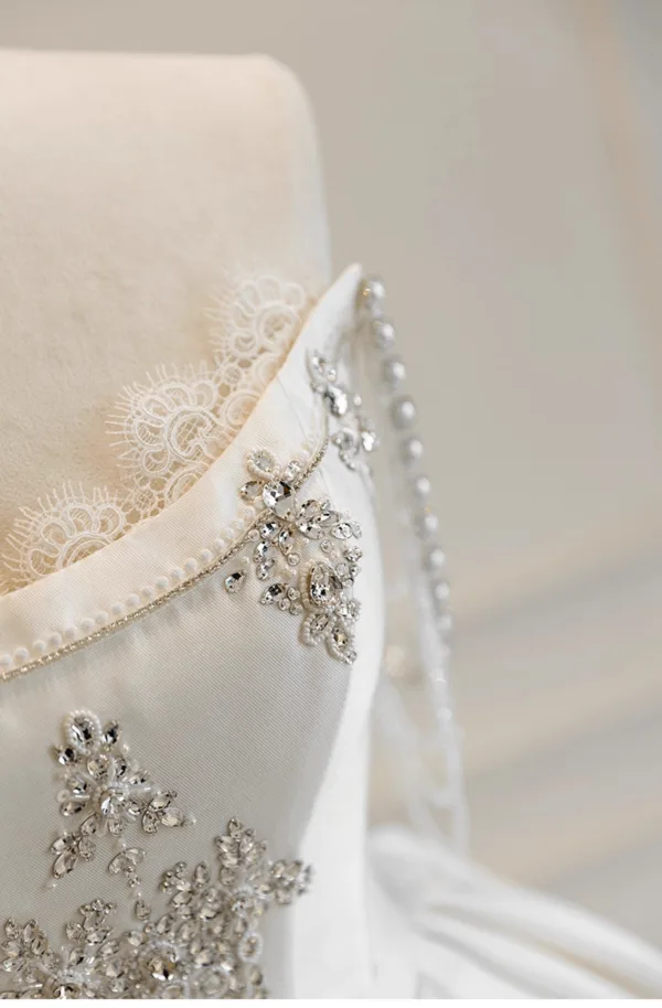 Amazing / Unique Crystal Ivory Satin Wedding Dresses 2025 A-Line / Princess U-Neck Beading Crossed Straps Sweep Train Sleeveless