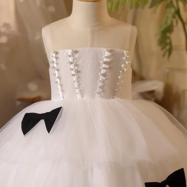 Chic / Beautiful White Pearl Bow Cascading Ruffles Birthday Flower Girl Dresses 2025 Ball Gown Scoop Neck Sleeveless Backless