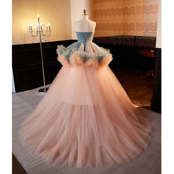 Mote Rødmende Rosa Gripende Ruffles Ballkjoler 2023 Ballkjole Strapless Uten Ermer Ryggløse Feie Tog Ball Formelle Kjoler