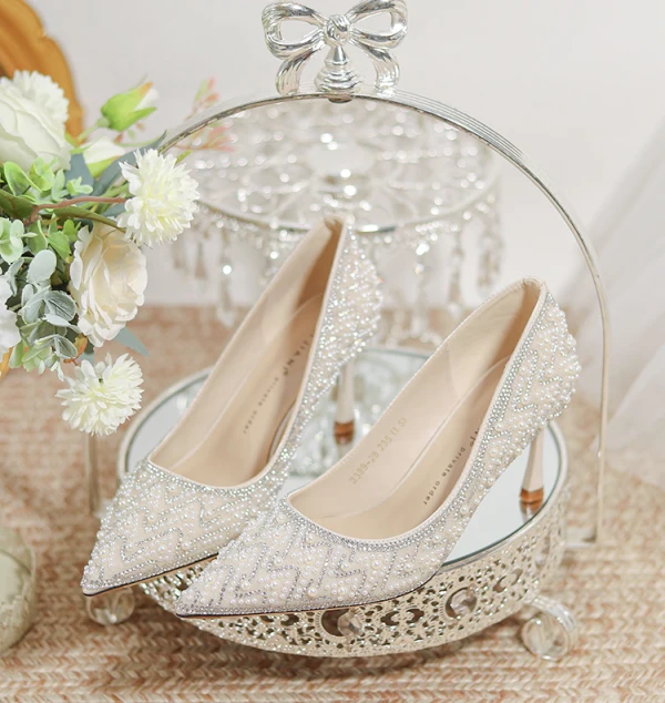 Charming Silver Beading Pearl Rhinestone Wedding Shoes 2024 7 cm Stiletto Heels Pointed Toe Wedding Pumps High Heels