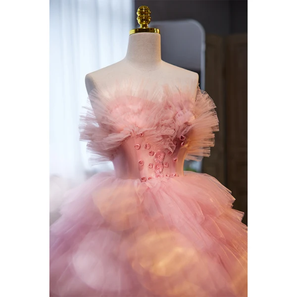 Charmant Charmant Rougissant Rose Volants en Cascade Robe De Bal 2023 Robe Boule Bustier Perle Appliques Sans Manches Dos Nu Train De Balayage Promo Robe De Ceremonie