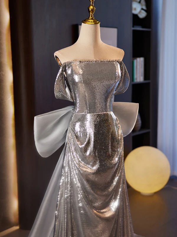 Glitzernden Mode Silber Pailletten Ballkleider 2024 A Linie Bandeau Ärmellos Rückenfreies Schleife Sweep / Pinsel Zug Ball Festliche Kleider