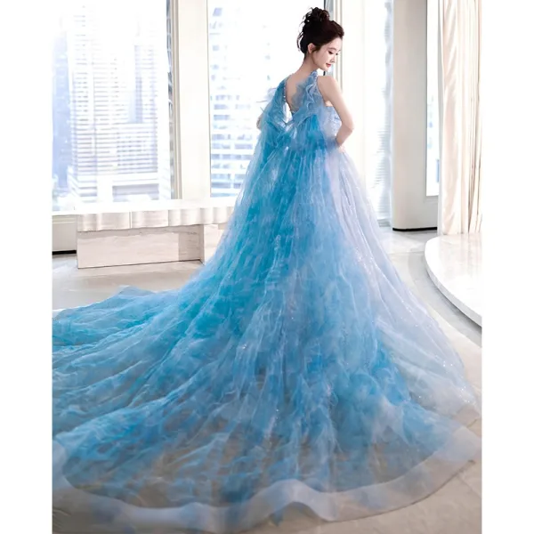 Charmant Himmelblau Pailletten Mit Umhang Ballkleider 2025 Ballkleid Bandeau Ärmellos Rückenfreies Hof-Schleppe Festliche Kleider