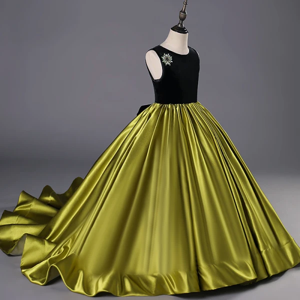 Elegant Clover Green Satin Birthday Flower Girl Dresses 2022 Ball Gown Scoop Neck Sleeveless Backless Bow Court Train Flower Girl Dresses