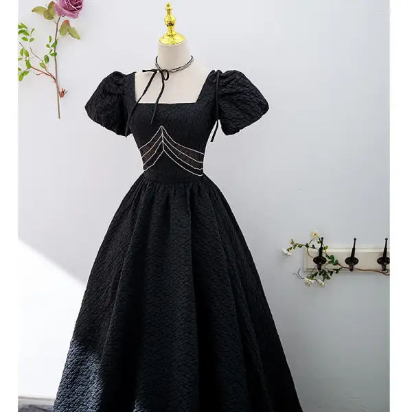Audrey Hepburn Style Black Prom Dresses 2022 Ball Gown Square Neckline Puffy Short Sleeve Backless Floor-Length / Long Prom Formal Dresses
