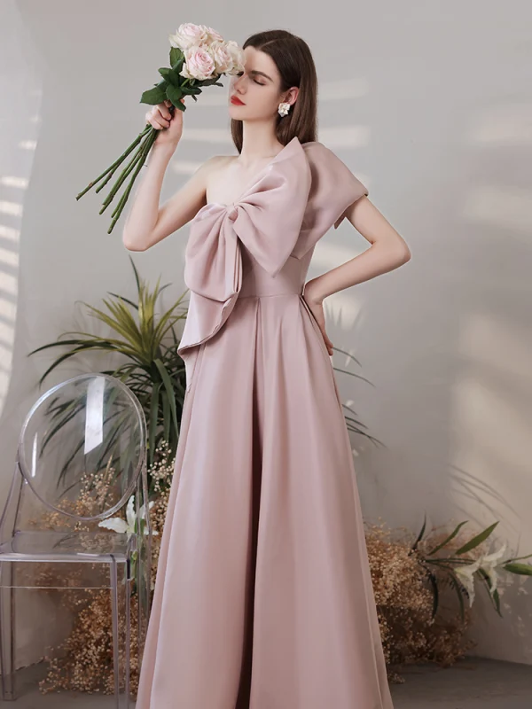 Glamour Princesse Noeud Rose Sombre Robe De Bal 2021 Bustier Sans Manches Bretelles croisées Longue Satin De Fiançailles Robe De Soirée