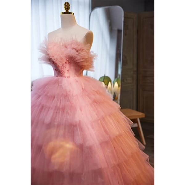 Charmant Charmant Rougissant Rose Volants en Cascade Robe De Bal 2023 Robe Boule Bustier Perle Appliques Sans Manches Dos Nu Train De Balayage Promo Robe De Ceremonie