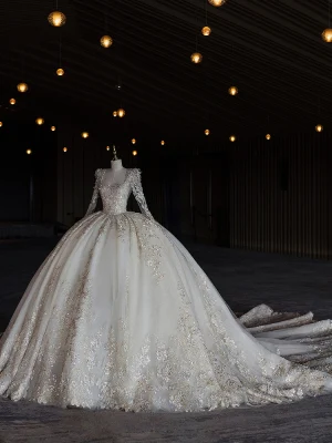 Luxus Herrlich Ivory Creme Perlenstickerei Pailletten Satin Brautkleider Hochzeitskleider 2024 Ballkleid U Ausschnitt Lange Ärmel Rückenfreies Königliche Schleppe Hochzeit
