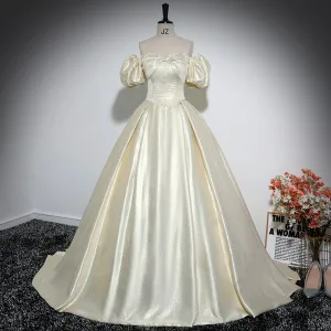 Élégant Champagne Satin Robe De Bal 2024 Robe Boule De L Épaule Manches Courtes Dos Nu Longue Promo Robe De Ceremonie