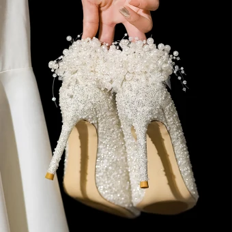 Charming Beige Appliques Pearl Sequins Wedding Shoes 2023 Leather 10 Cm Stiletto Heels Pointed Toe Wedding Pumps High Heels