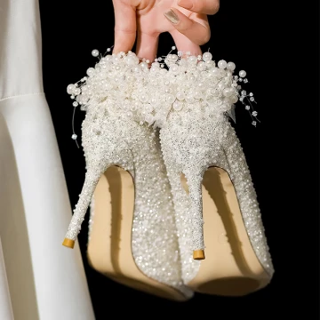 Charming Beige Appliques Pearl Sequins Wedding Shoes 2023 Leather 10 Cm Stiletto Heels Pointed Toe Wedding Pumps High Heels