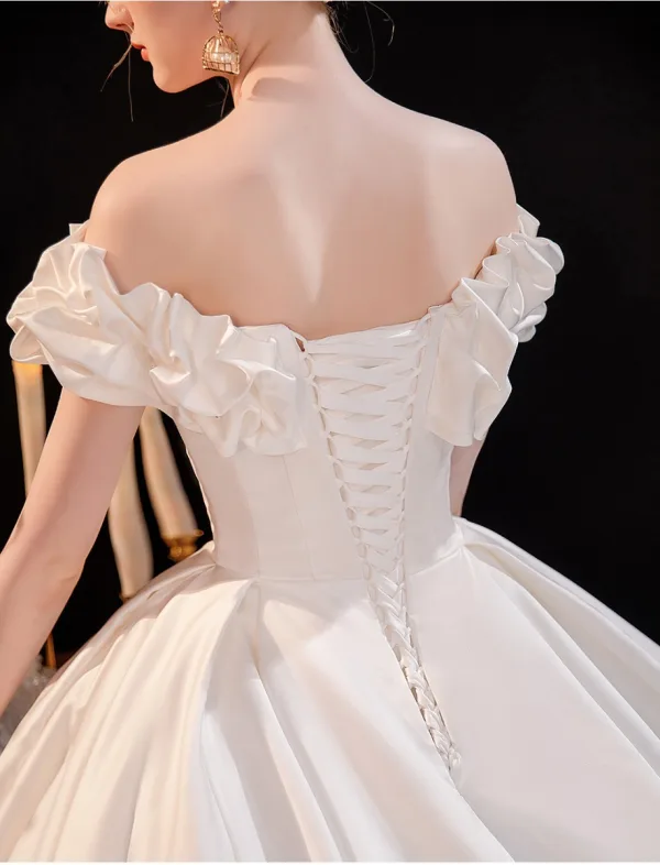 Modest / Simple Ivory Ruffle Short Sleeve Wedding Dresses 2021 Off-The-Shoulder Crossed Straps Chapel Train Church Satin Ball Gown