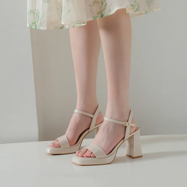 Mode Noire Vêtement de rue Cuir Verni Sandales Femme 2023 Bride Cheville 8 cm Talons Épais Peep Toes / Bout Ouvert Sandales Talons Hauts