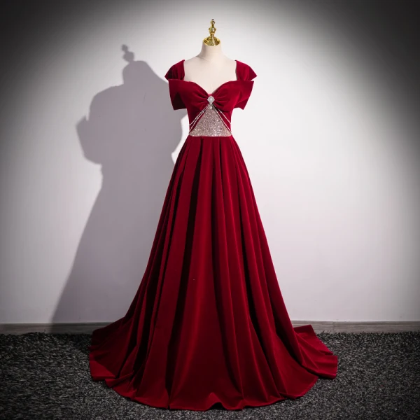 Elegante Burgunderrot Perlenstickerei Strass Pailletten Ballkleider 2024 A Linie Eckiger Ausschnitt Ärmellos Rückenfreies Sweep / Pinsel Zug Ball Festliche Kleider