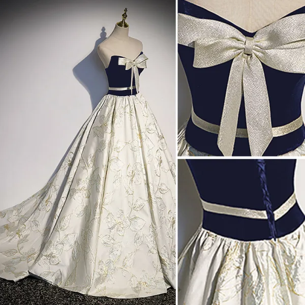 Fashion Navy Blue Satin Prom Dresses 2022 A-Line / Princess Strapless Sequins Bow Sleeveless Backless Sweep Train Formal Dresses