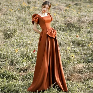 Vintage Originale Marron Satin Robe De Bal 2022 Princesse Encolure Carrée Gonflée Manches Courtes Dos Nu Noeud Longue Promo Robe De Ceremonie