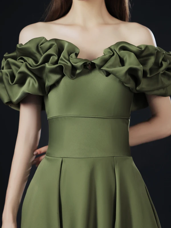 Vintage / Originale Olive Verte De l'épaule Robe De Bal 2021 Princesse Bretelles croisées Volants Manches Courtes Couleur Unie Satin Train De Balayage Robe De Soirée