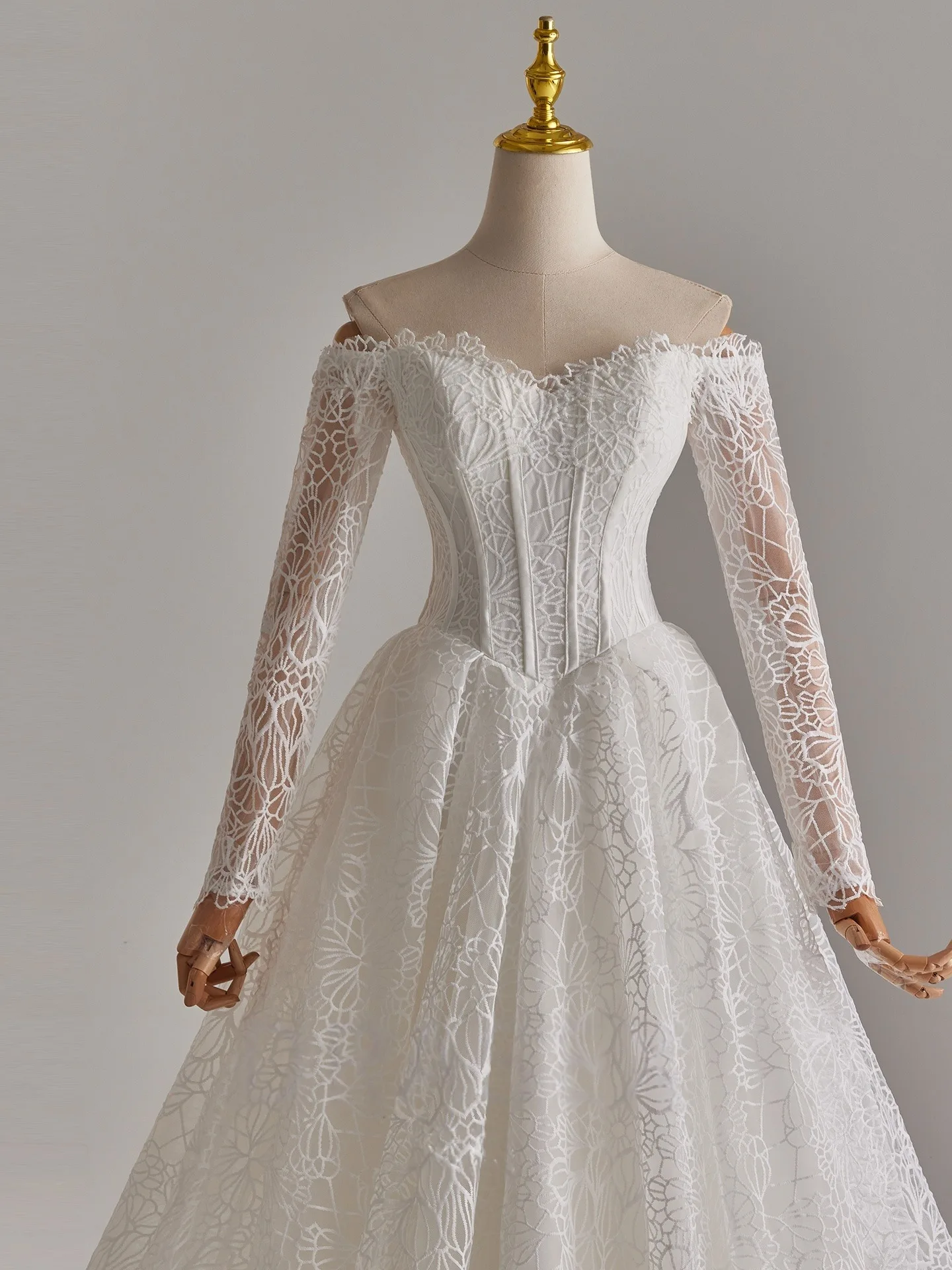 dress wedding lace V-Neck Lace Short-Sleeved A-Line Tulle Bridal Dress main image 1