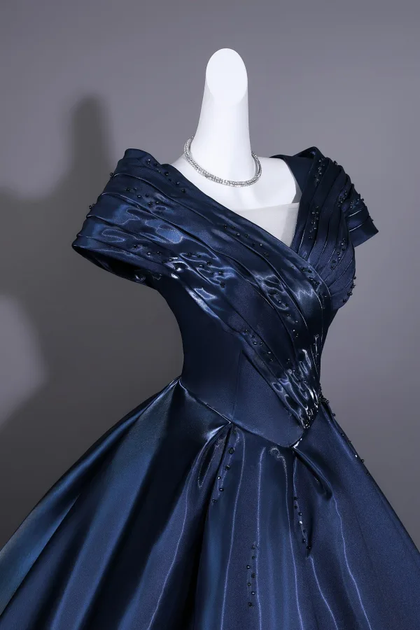 Vintage / Originale Bleu Marine Satin Robe De Bal 2026 Robe Boule V-Cou Manches Courtes Dos Nu Longue