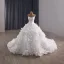 Luxus / Herrlich Weiß Handgefertigt Spitze Blumen Applikationen Pailletten Brautkleider / Hochzeitskleider 2025 Ballkleid Bandeau Ärmellos Rückenfreies Königliche Schleppe Hochzeit